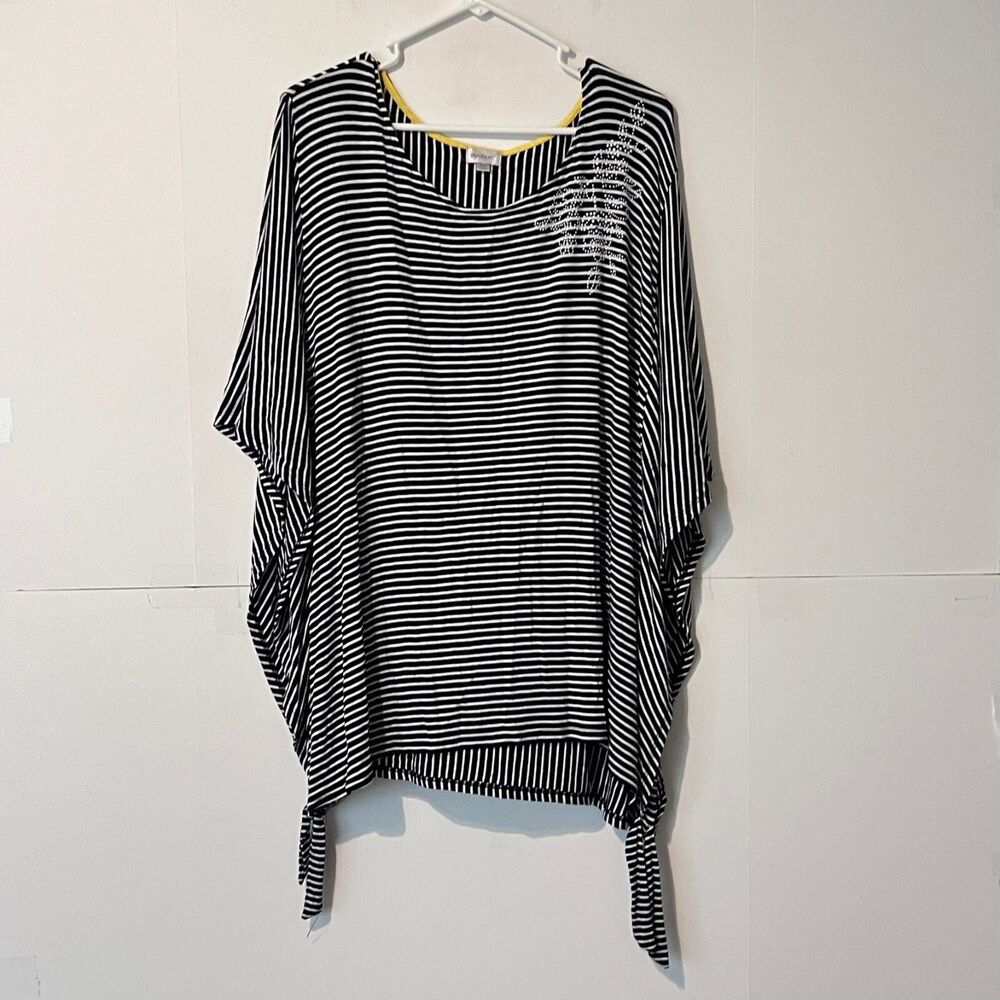 Avenue Womens Plus T-Shirt Size 26/28 Grey Striped Black Beaded Rayon
